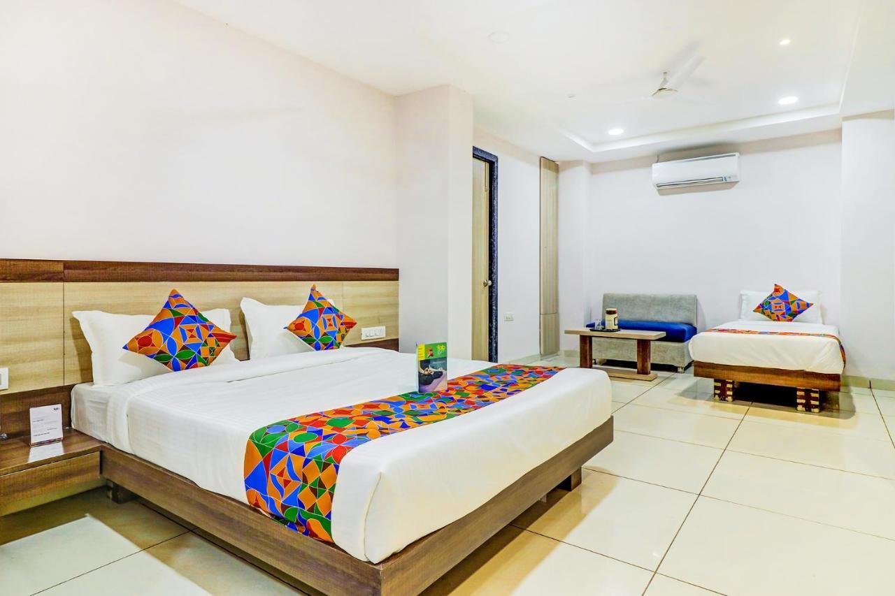 Fabhotel Pishori Inn Indaur Kültér fotó
